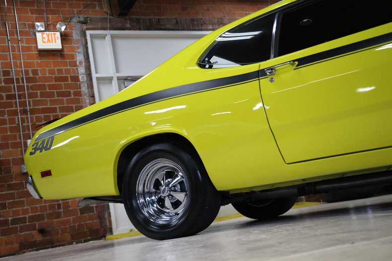 Plymouth-Duster-1971-Curious-Yellow-Tan-9