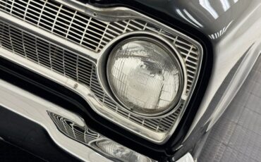 Plymouth-Fury-iii-1965-Ebony-Black-13