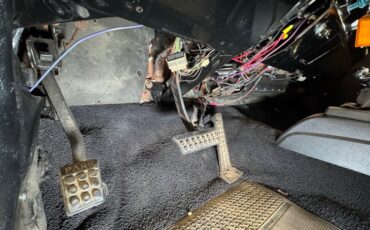 Plymouth-Fury-iii-1965-Ebony-Black-39