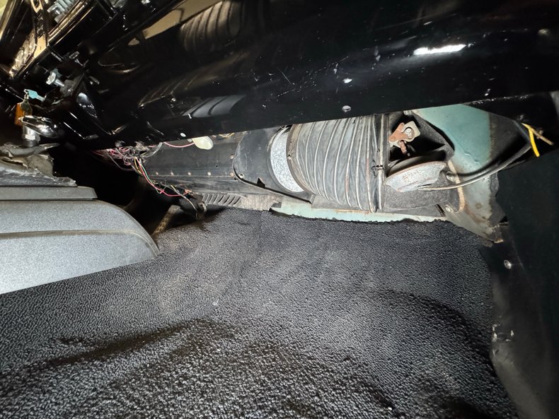 Plymouth-Fury-iii-1965-Ebony-Black-40