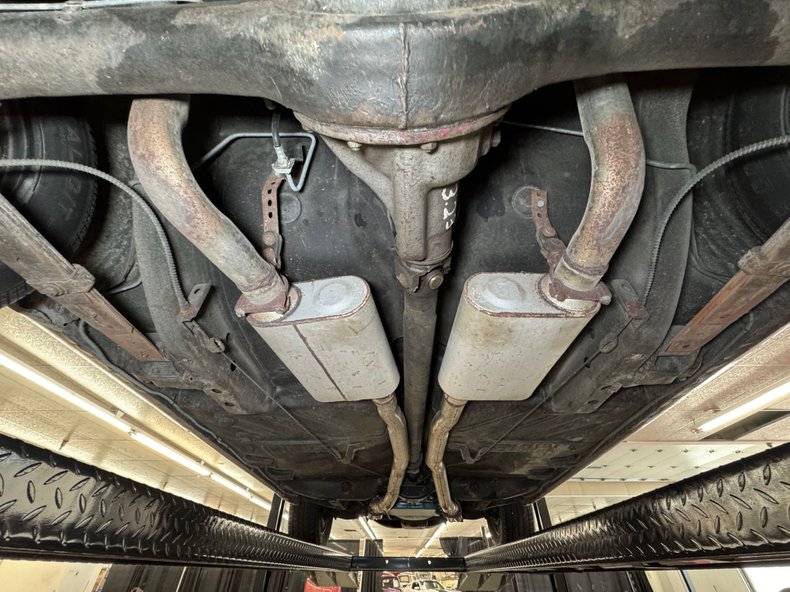 Plymouth-Fury-iii-1965-Ebony-Black-46