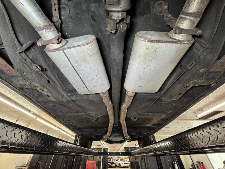 Plymouth-Fury-iii-1965-Ebony-Black-47