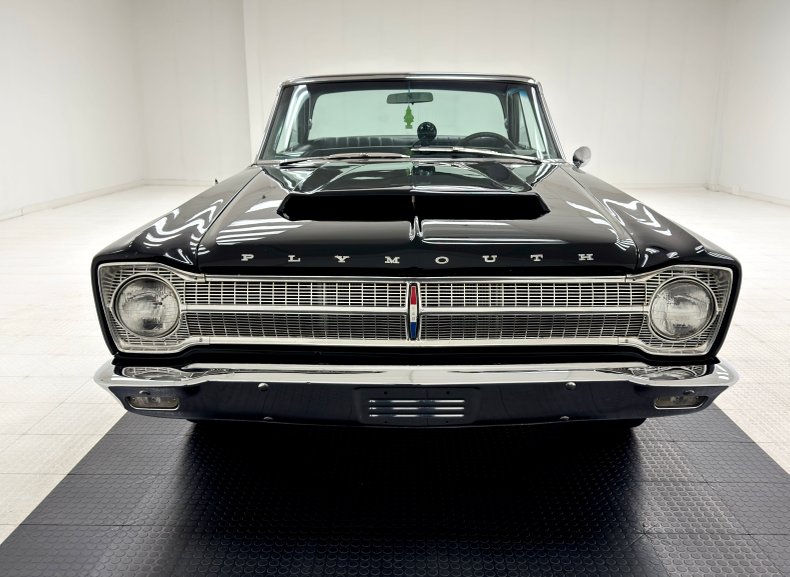 Plymouth-Fury-iii-1965-Ebony-Black-9