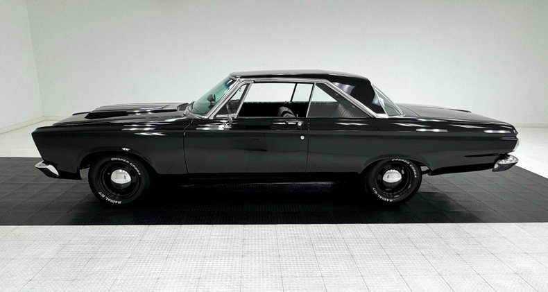 Plymouth-Fury-iii-1965-Ebony-Black