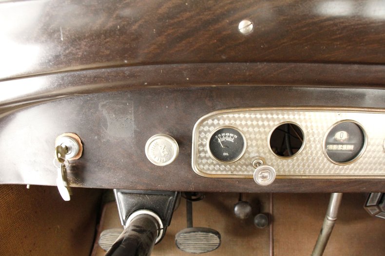 Plymouth-Model-pa-1931-Maroon-Tan-43