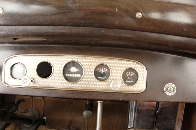 Plymouth-Model-pa-1931-Maroon-Tan-44