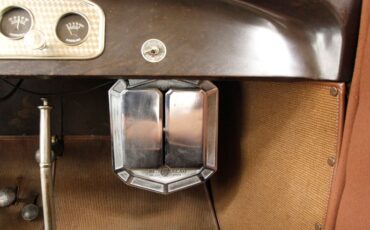 Plymouth-Model-pa-1931-Maroon-Tan-48