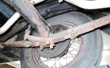 Plymouth-Model-pa-1931-Maroon-Tan-7