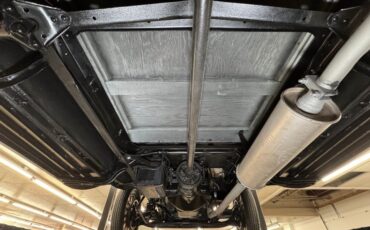 Plymouth-Model-u-1929-Pale-Yellow-Maroon-13