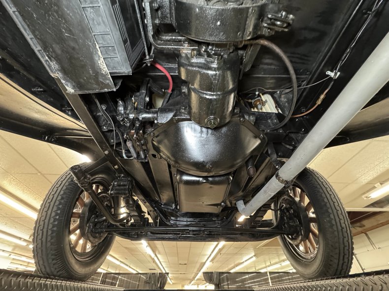 Plymouth-Model-u-1929-Pale-Yellow-Maroon-15