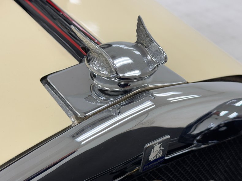 Plymouth-Model-u-1929-Pale-Yellow-Maroon-17