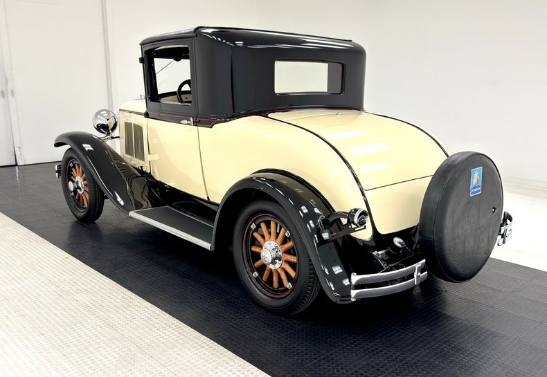 Plymouth-Model-u-1929-Pale-Yellow-Maroon-2