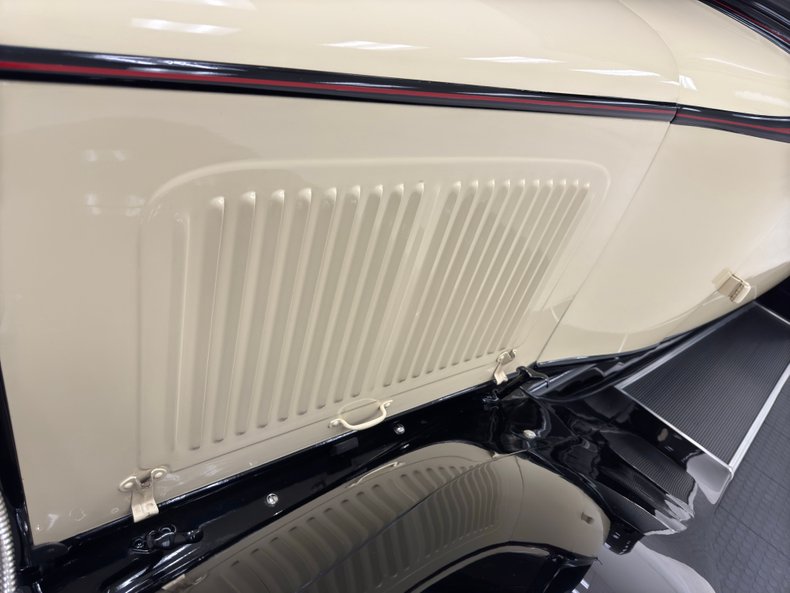 Plymouth-Model-u-1929-Pale-Yellow-Maroon-21