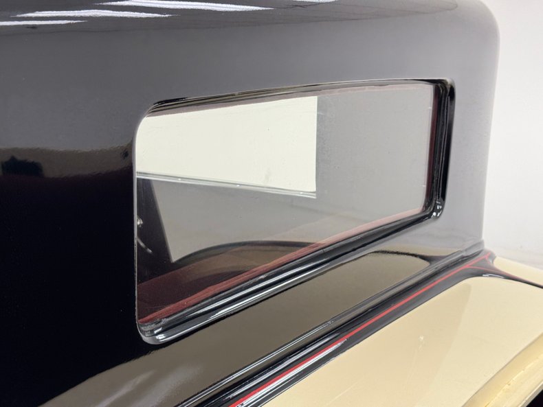 Plymouth-Model-u-1929-Pale-Yellow-Maroon-23