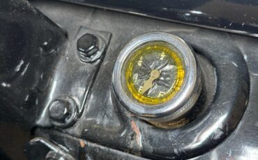 Plymouth-Model-u-1929-Pale-Yellow-Maroon-25