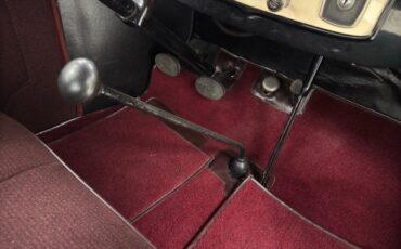 Plymouth-Model-u-1929-Pale-Yellow-Maroon-28