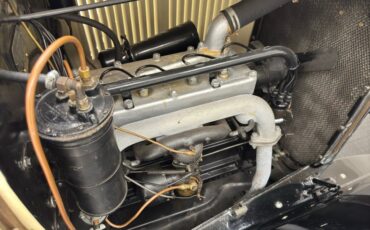 Plymouth-Model-u-1929-Pale-Yellow-Maroon-30