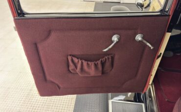 Plymouth-Model-u-1929-Pale-Yellow-Maroon-34