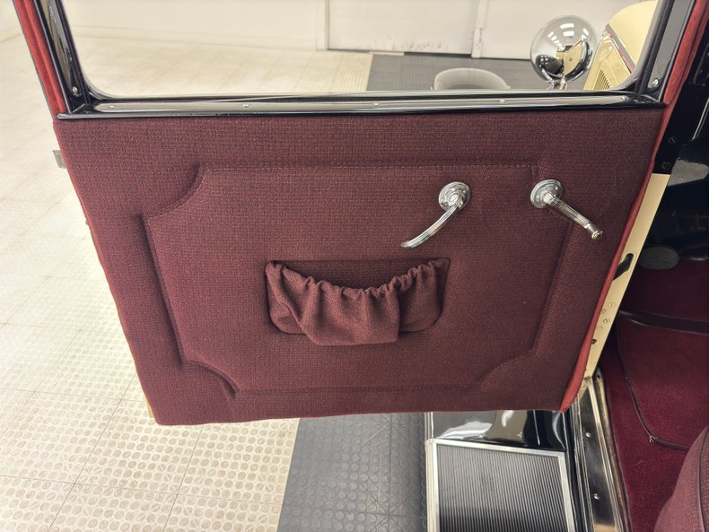 Plymouth-Model-u-1929-Pale-Yellow-Maroon-34