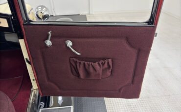 Plymouth-Model-u-1929-Pale-Yellow-Maroon-35