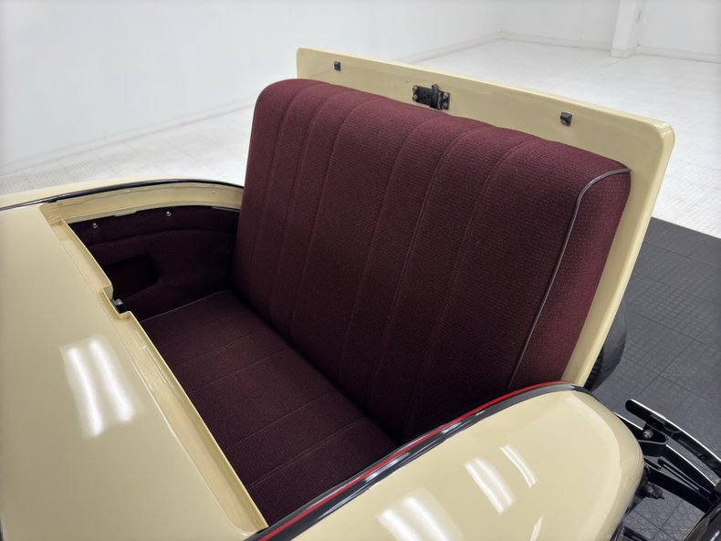 Plymouth-Model-u-1929-Pale-Yellow-Maroon-38