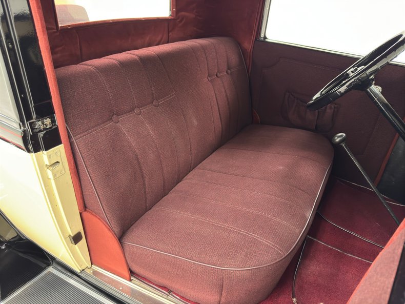 Plymouth-Model-u-1929-Pale-Yellow-Maroon-39