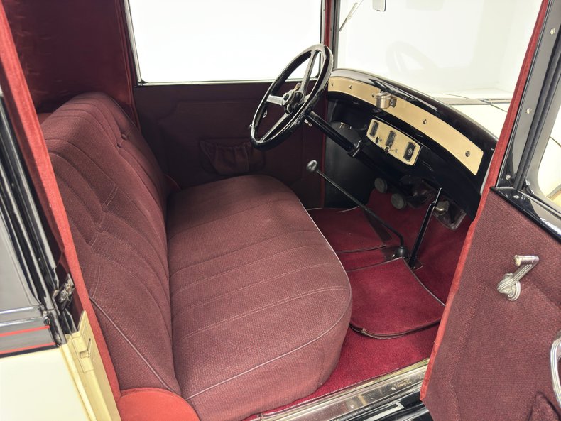 Plymouth-Model-u-1929-Pale-Yellow-Maroon-40