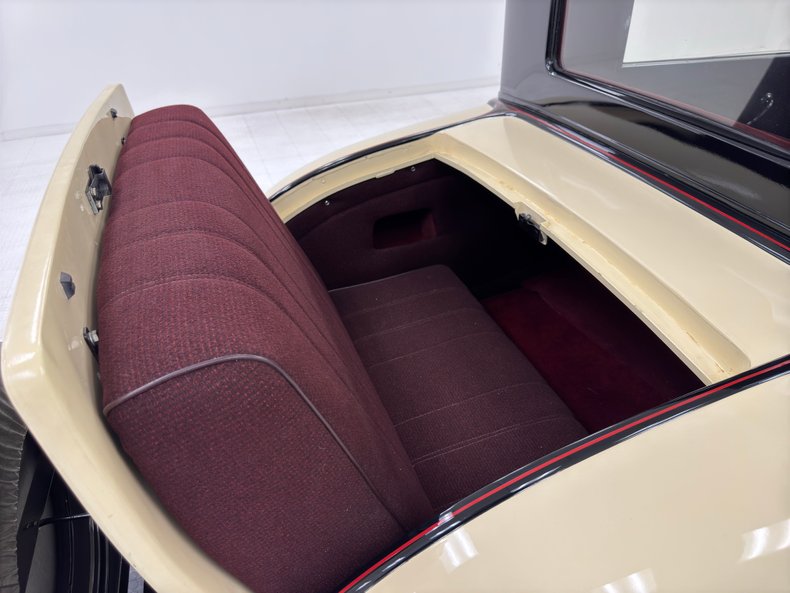 Plymouth-Model-u-1929-Pale-Yellow-Maroon-41