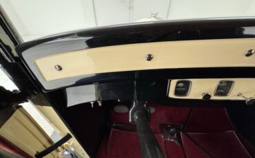 Plymouth-Model-u-1929-Pale-Yellow-Maroon-43