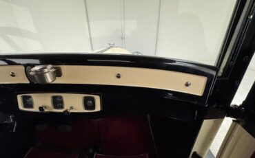 Plymouth-Model-u-1929-Pale-Yellow-Maroon-46