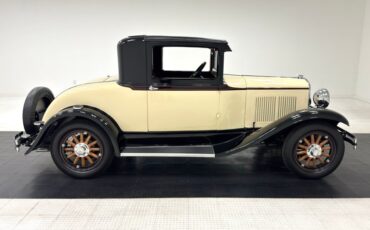 Plymouth-Model-u-1929-Pale-Yellow-Maroon-5