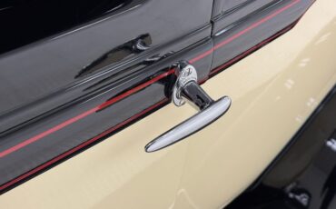 Plymouth-Model-u-1929-Pale-Yellow-Maroon-7