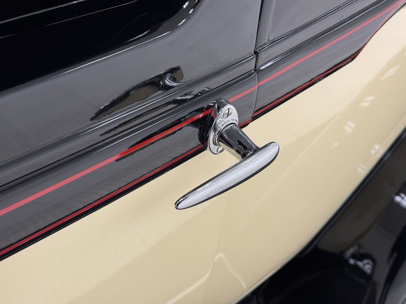 Plymouth-Model-u-1929-Pale-Yellow-Maroon-7