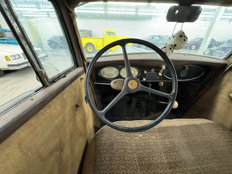 Plymouth-Other-1934-Black-Tan-16