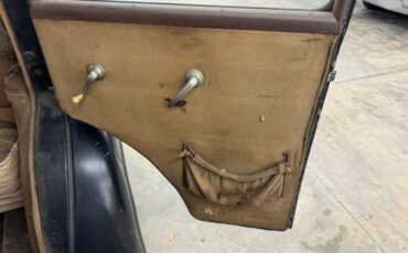 Plymouth-Other-1934-Black-Tan-43