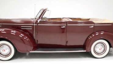Plymouth-P8-1939-Maroon-Camel-1