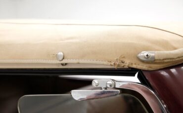 Plymouth-P8-1939-Maroon-Camel-10