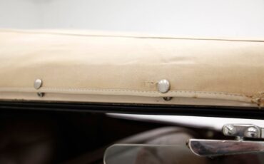 Plymouth-P8-1939-Maroon-Camel-11