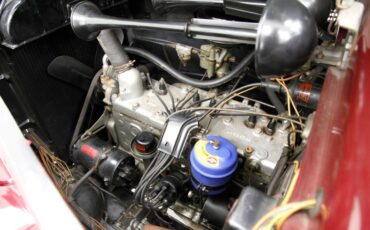 Plymouth-P8-1939-Maroon-Camel-13