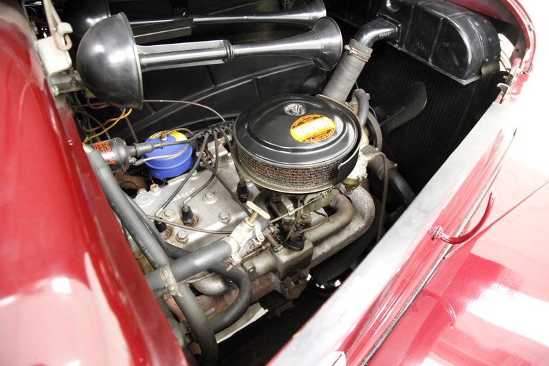 Plymouth-P8-1939-Maroon-Camel-15