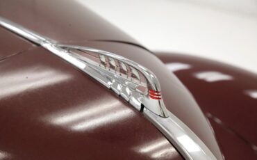 Plymouth-P8-1939-Maroon-Camel-17