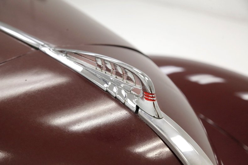 Plymouth-P8-1939-Maroon-Camel-17