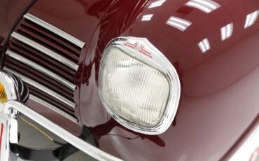 Plymouth-P8-1939-Maroon-Camel-18