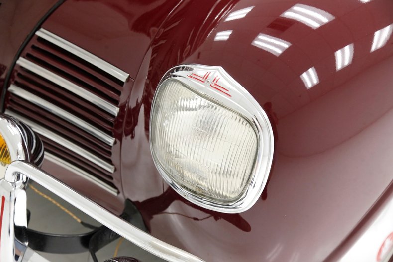 Plymouth-P8-1939-Maroon-Camel-18