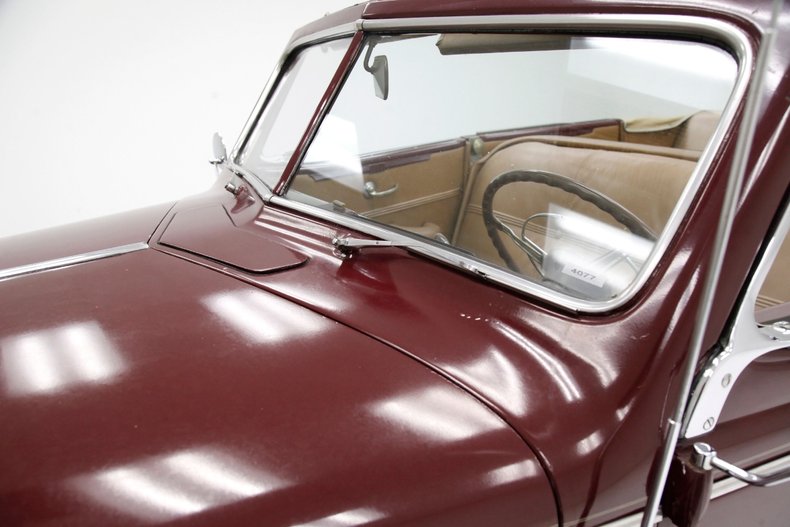 Plymouth-P8-1939-Maroon-Camel-19