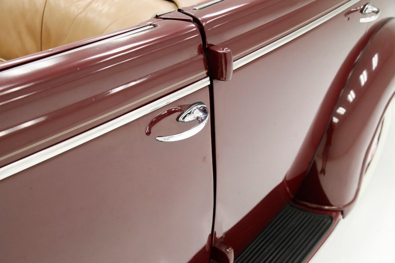 Plymouth-P8-1939-Maroon-Camel-21
