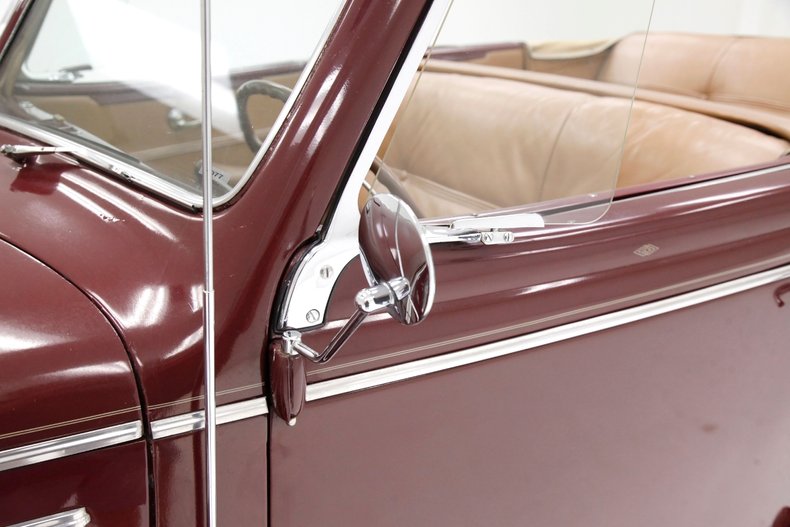 Plymouth-P8-1939-Maroon-Camel-23