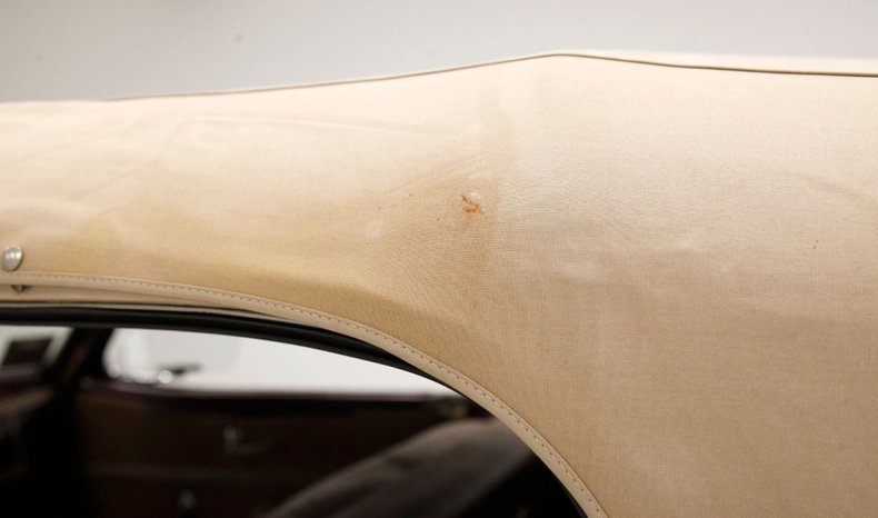 Plymouth-P8-1939-Maroon-Camel-25