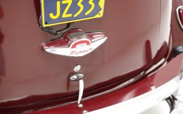 Plymouth-P8-1939-Maroon-Camel-26