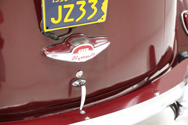 Plymouth-P8-1939-Maroon-Camel-26